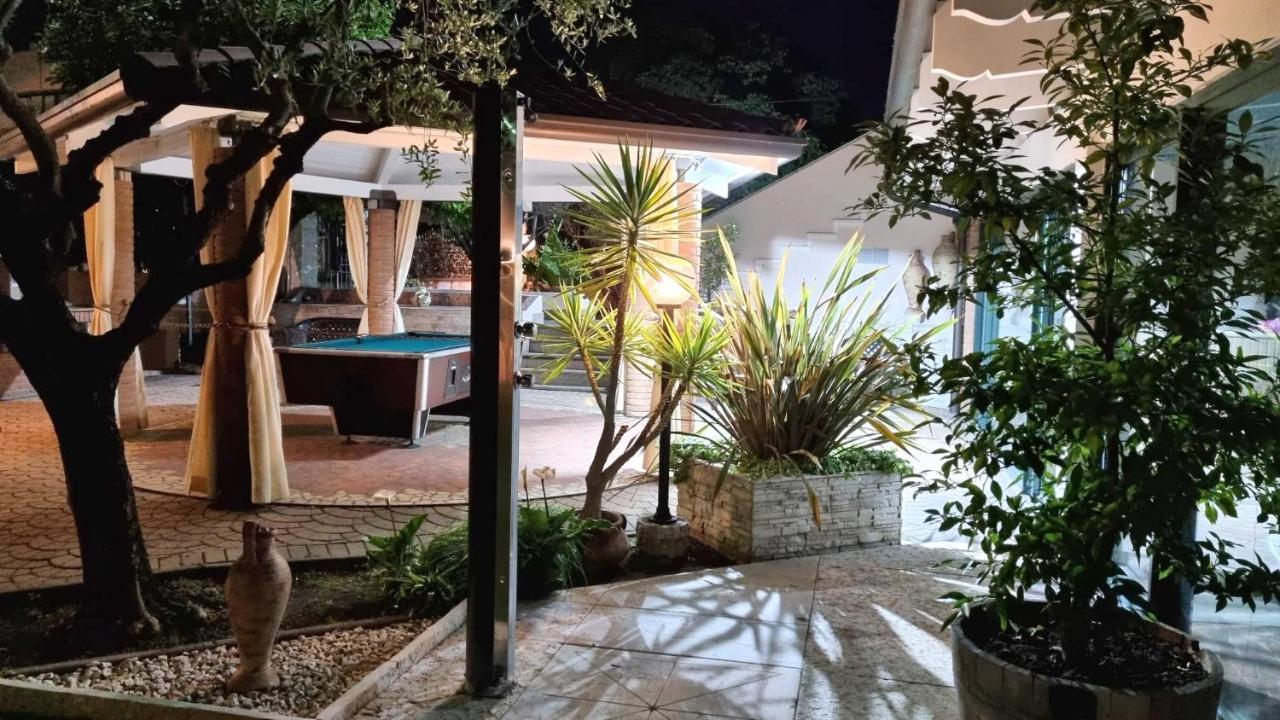 Fontana Oasis Apartments Кастелнуово дел Гарда Екстериор снимка